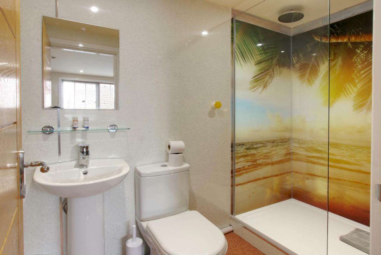 Silver Street Suites Whitby Zewnętrze zdjęcie